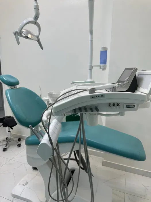 Срочно Продам стоматологическое кресло 3 штуки есть