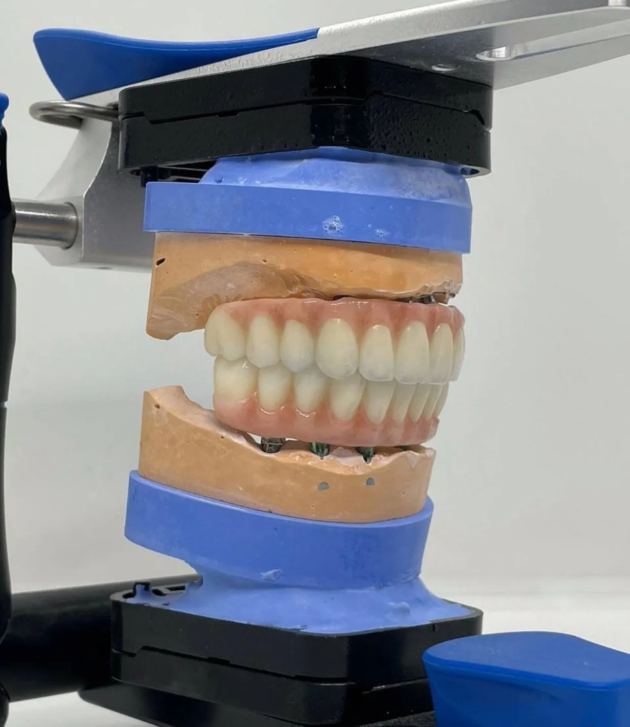 Зуботехническая лаборатория "Diastom Lab"