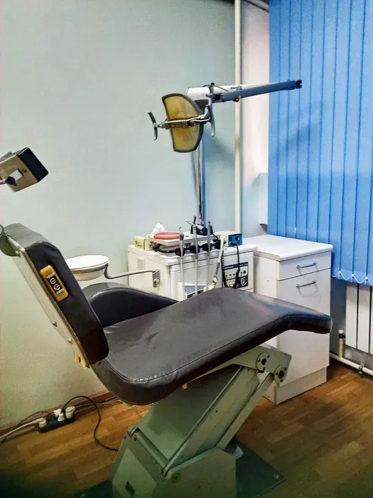 Стоматологическое оборудование, мебель, и инструменты